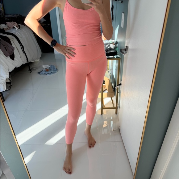 Beyond Yoga Pink Top and Leggings Set - Picture 4 of 5